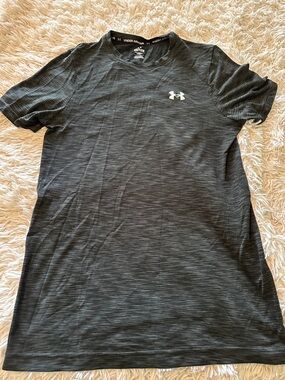 Under Armour Men’s Dri-Fit Tee, size S.
